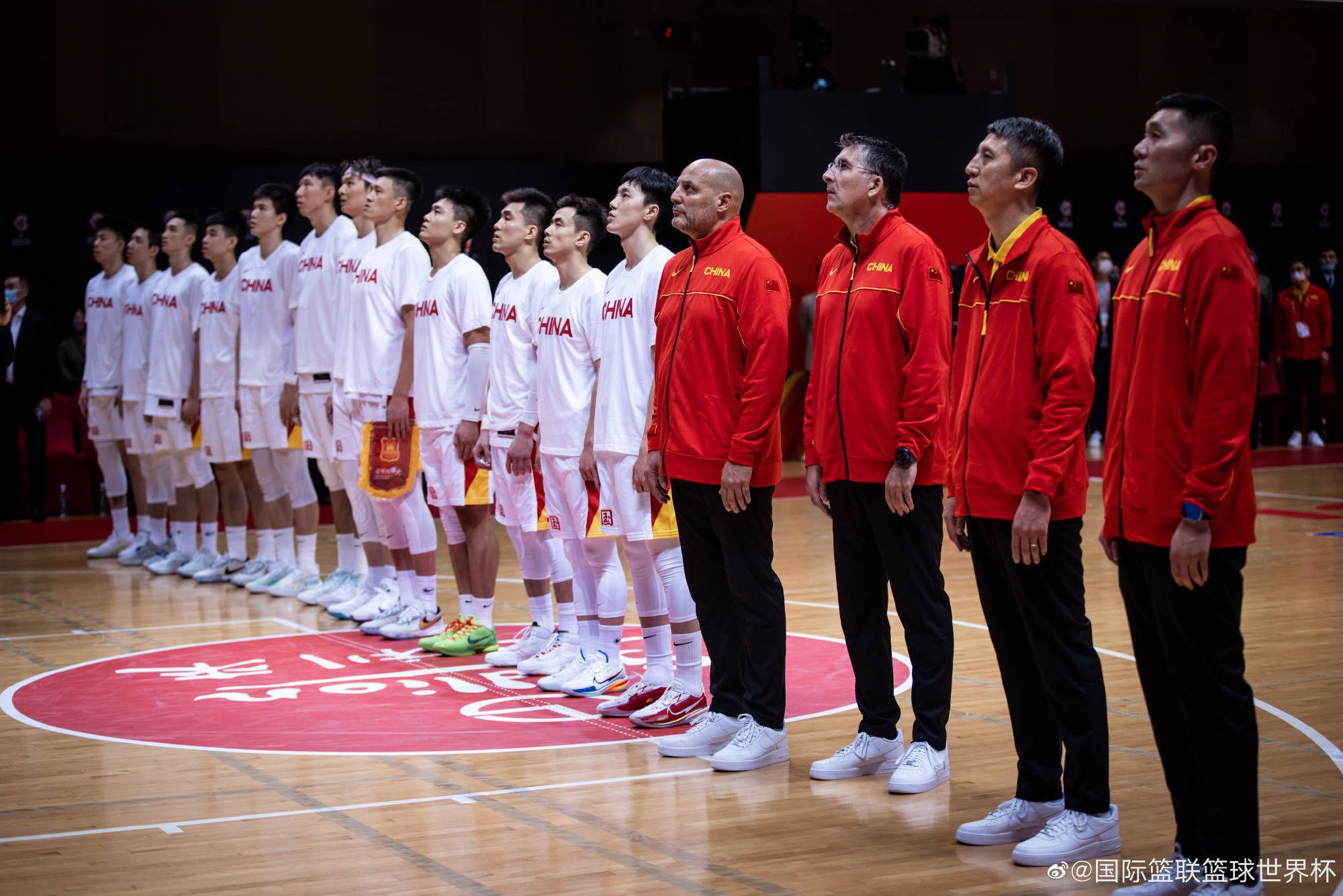ESPN：尤文正在与曼城谈菲利普斯 曼城更希望永久转会而非租借“ESPN”消息，尤文图斯正在与曼城就菲利普斯的转会交易进行谈判，但目前双方仍有分歧。
